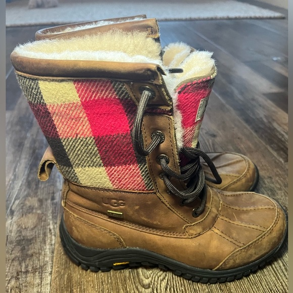 Ugg Adirondack Boots in Plaid Stout Size 5.5 - Picture 4 of 8